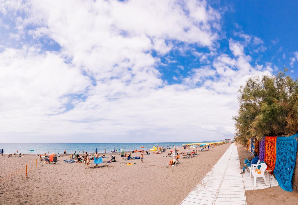 Camping Casa Di Caccia Marina Di Bibbona Eksteriør billede