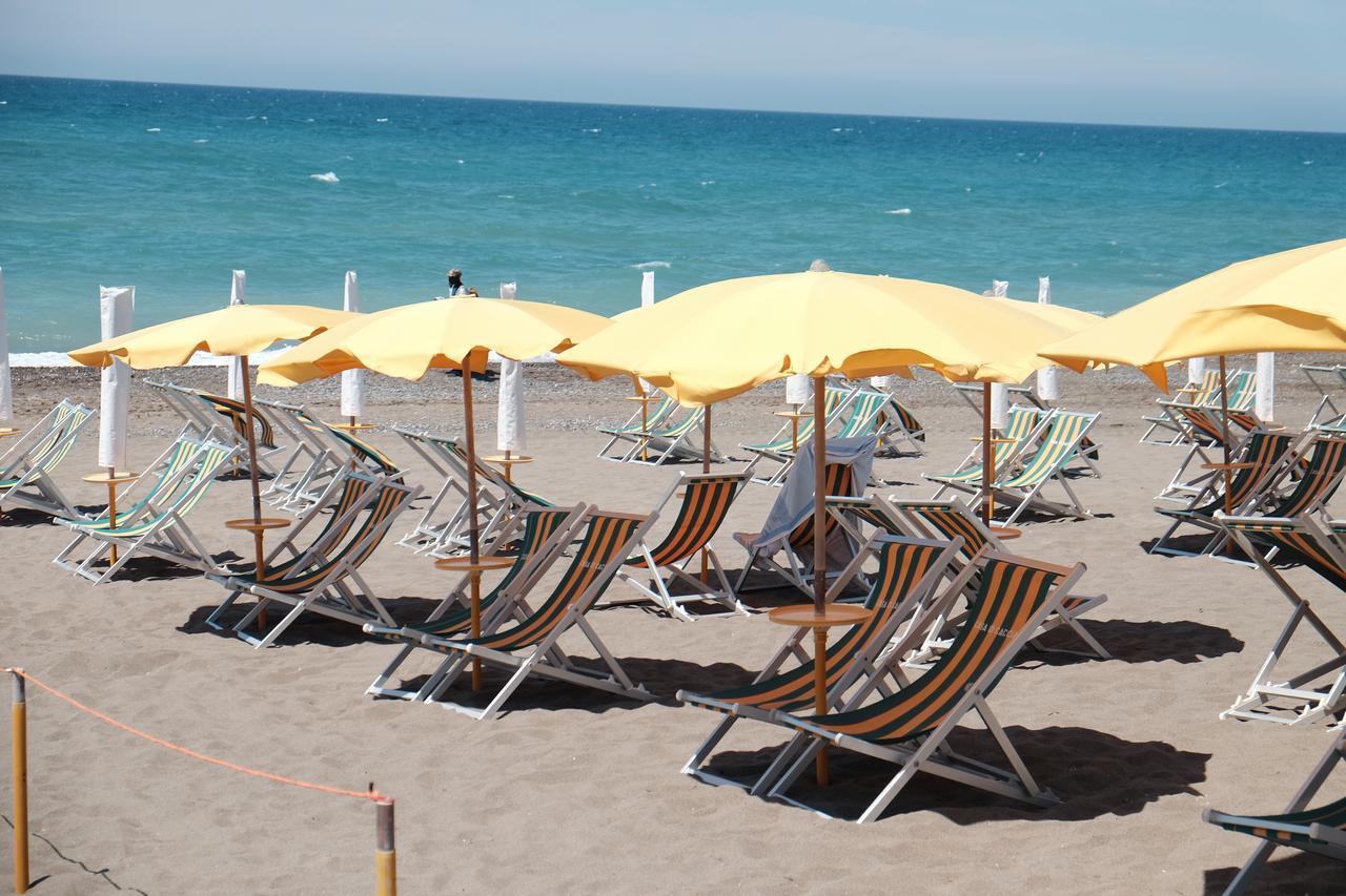 Camping Casa Di Caccia Marina Di Bibbona Eksteriør billede